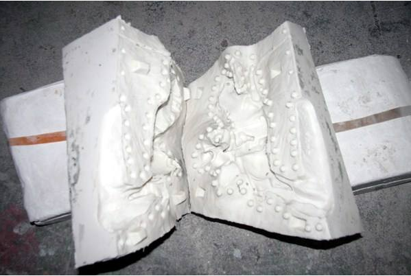 如何避免模具硅膠制品破裂？